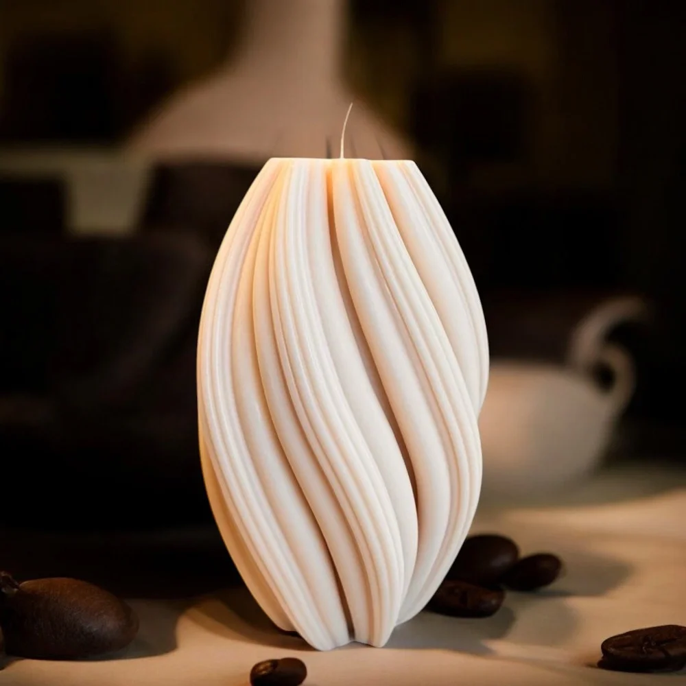 Scented Soy wax Swirl Large Elegant aesthetic Candle - Picture 3 of 6